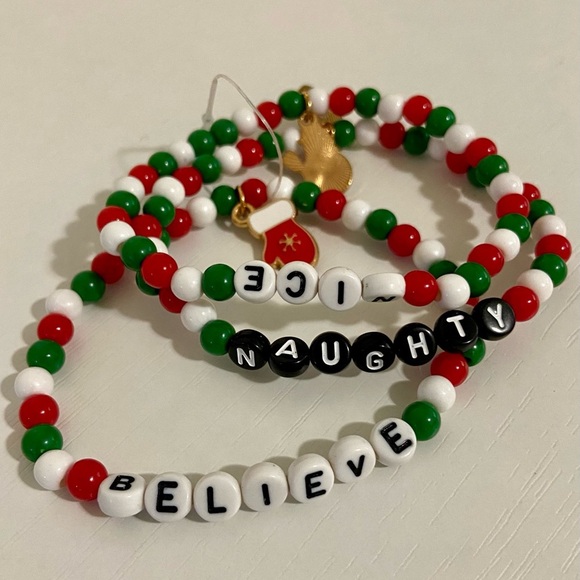 NWOT Festive Christmas Beaded Bracelets - Red, Green, White, Black - Picture 1 of 4